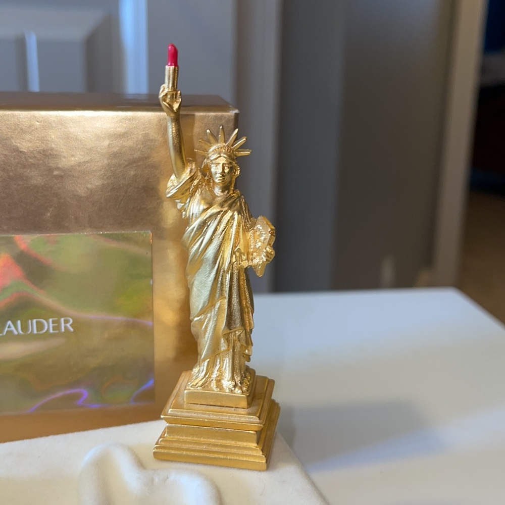 Estée Lauder Statue Of Liberty Gold Collectable